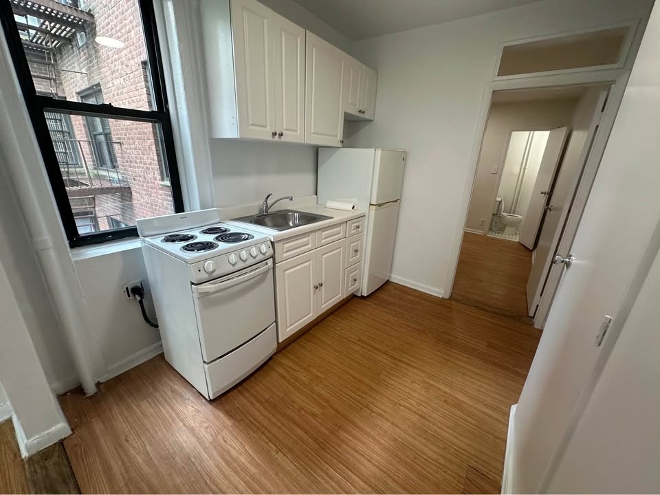 217 East 29th Street - Photo 1