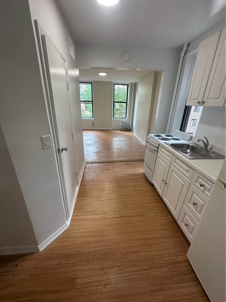 217 East 29th Street - Photo 0