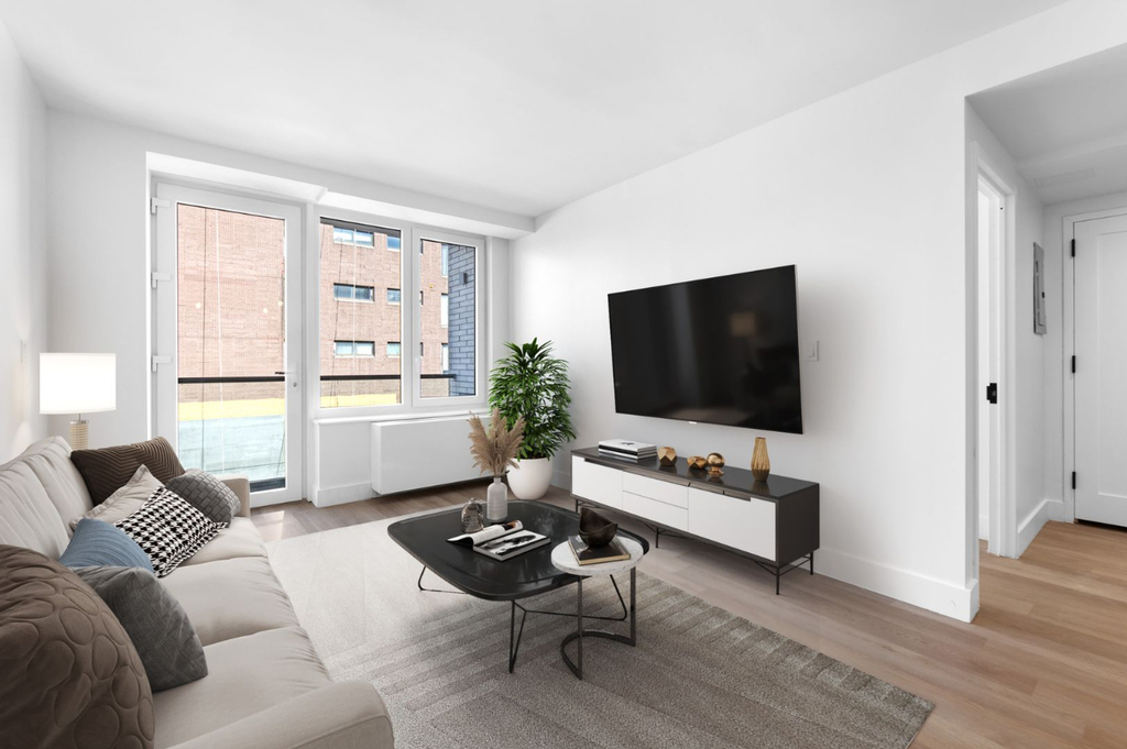 1650 Madison Avenue - Photo 0
