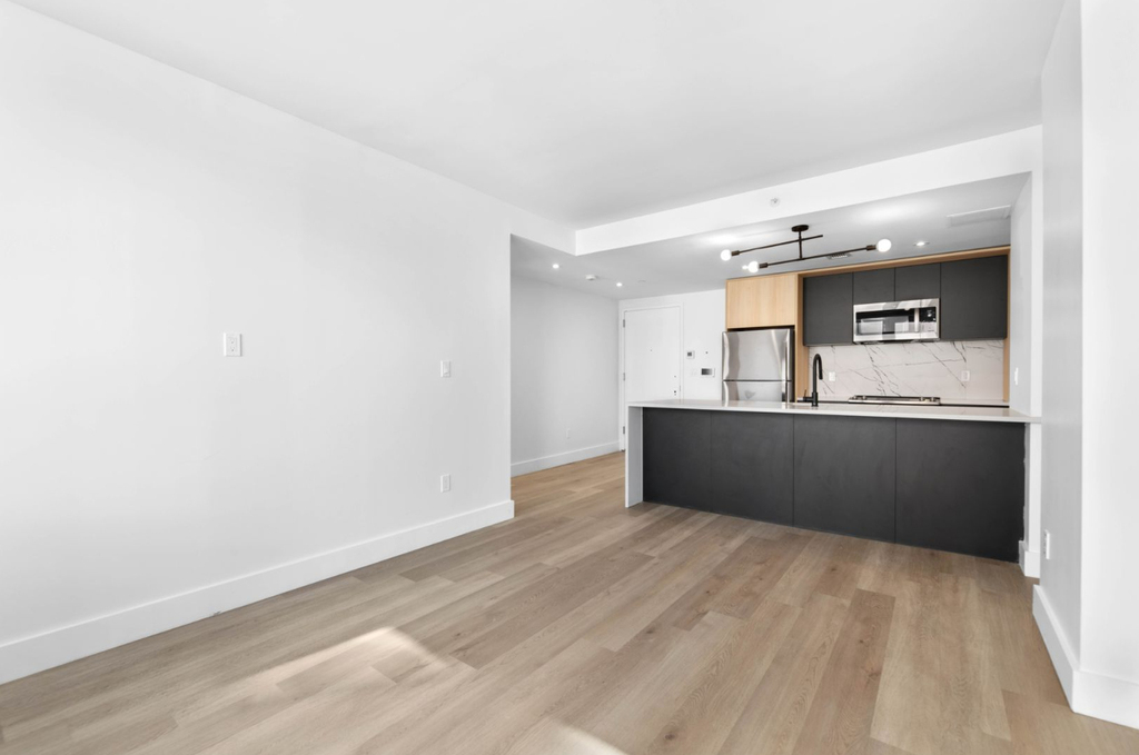 1650 Madison Avenue - Photo 2