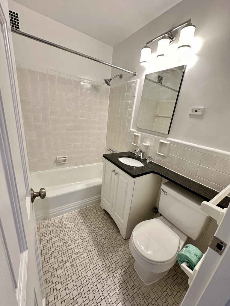 442 West 57th Street - Photo 10