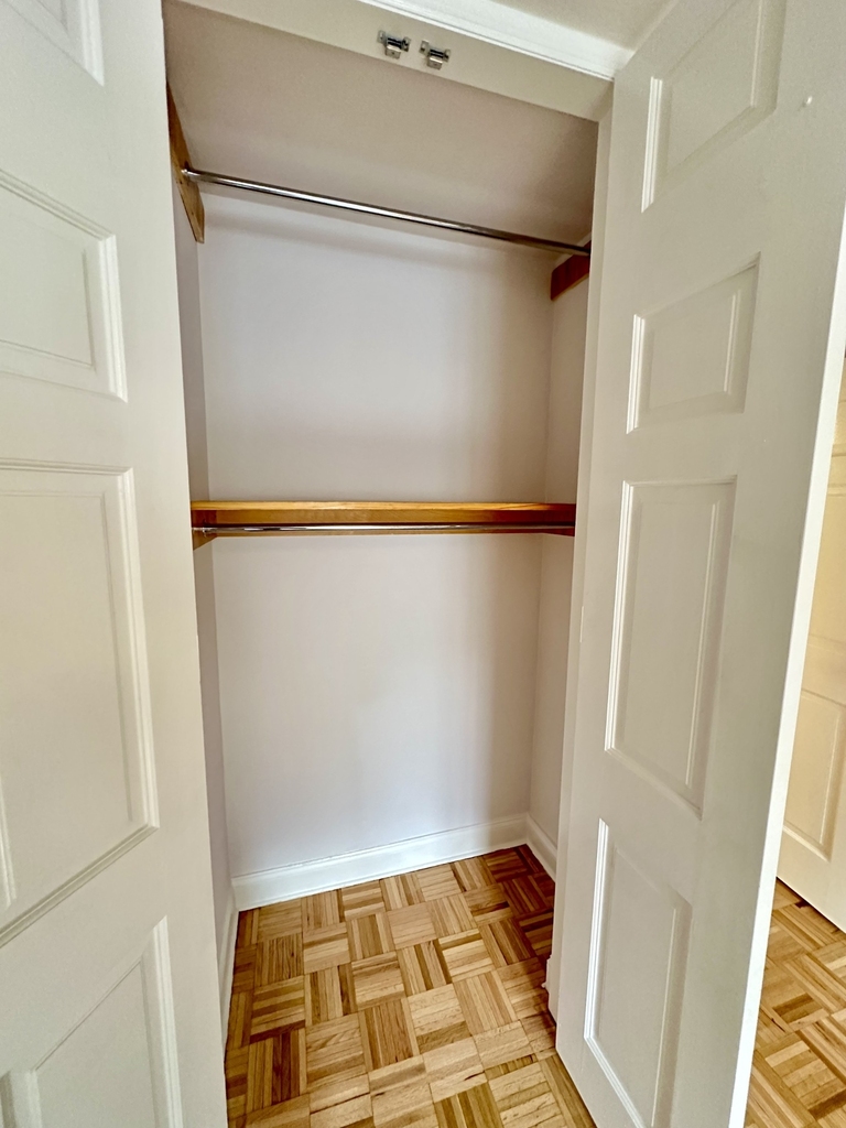 442 West 57th Street - Photo 7