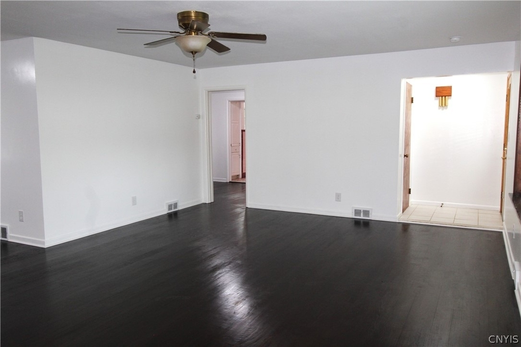 24 Forest Road - Photo 8