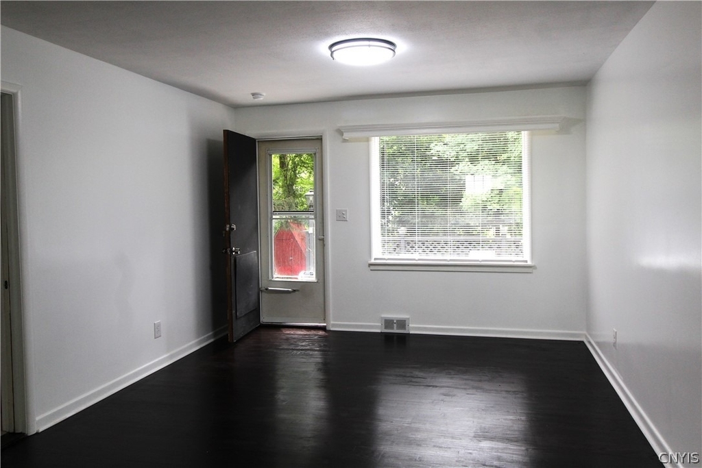 24 Forest Road - Photo 3