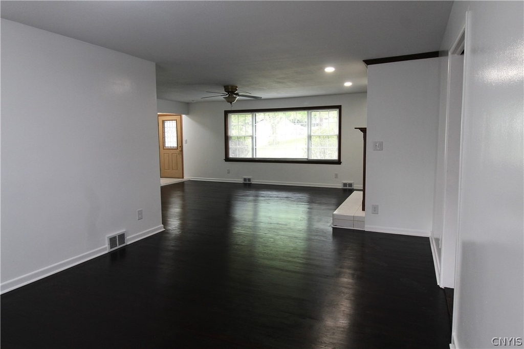 24 Forest Road - Photo 4