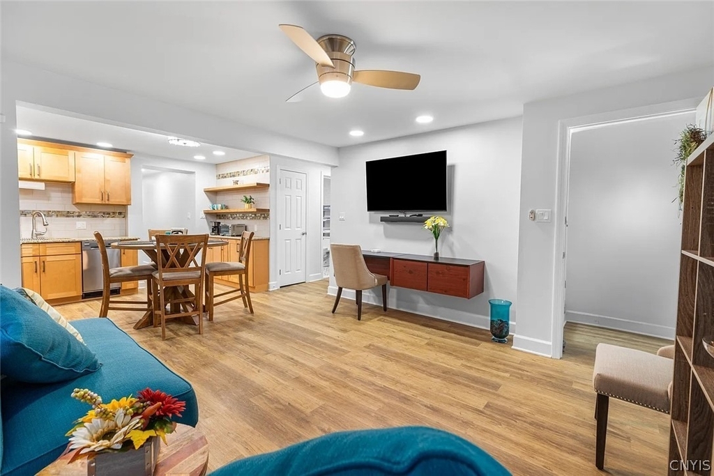 7849 Kellogg Street - Photo 2
