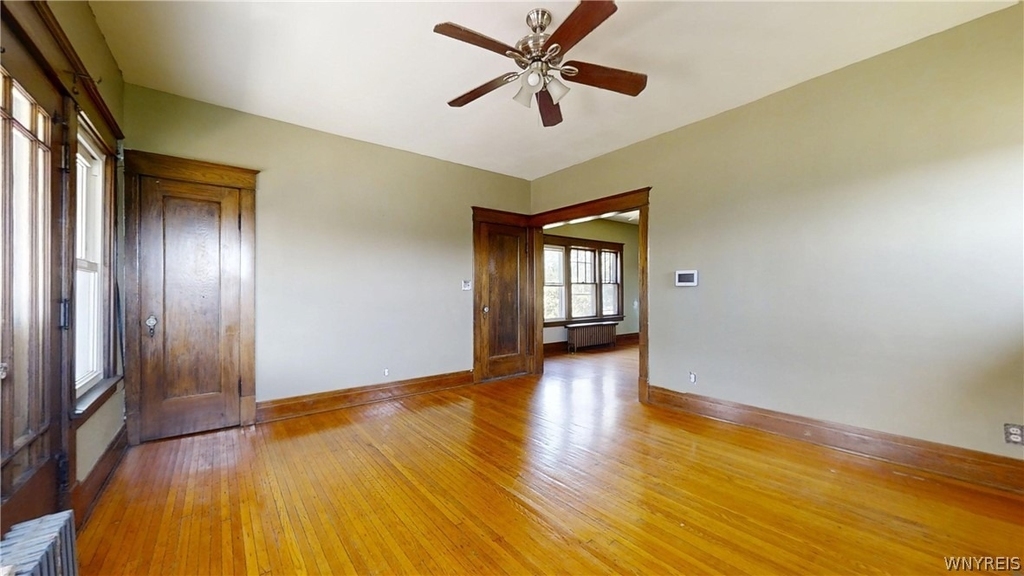 425 Johnson Street - Photo 2