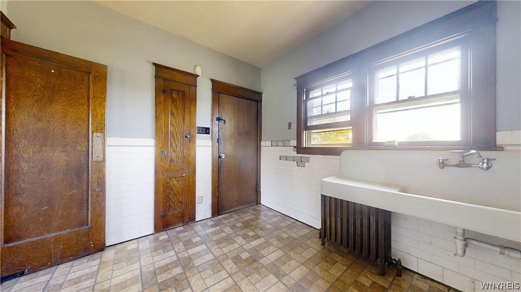425 Johnson Street - Photo 8