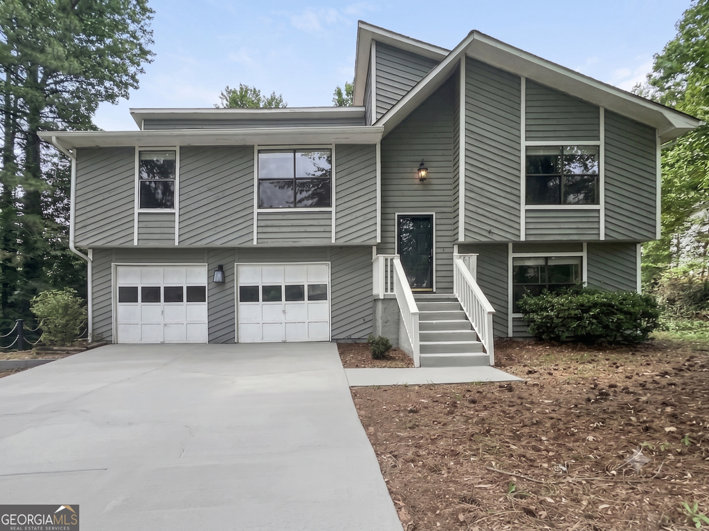 323 Park Ridge Court - Photo 0