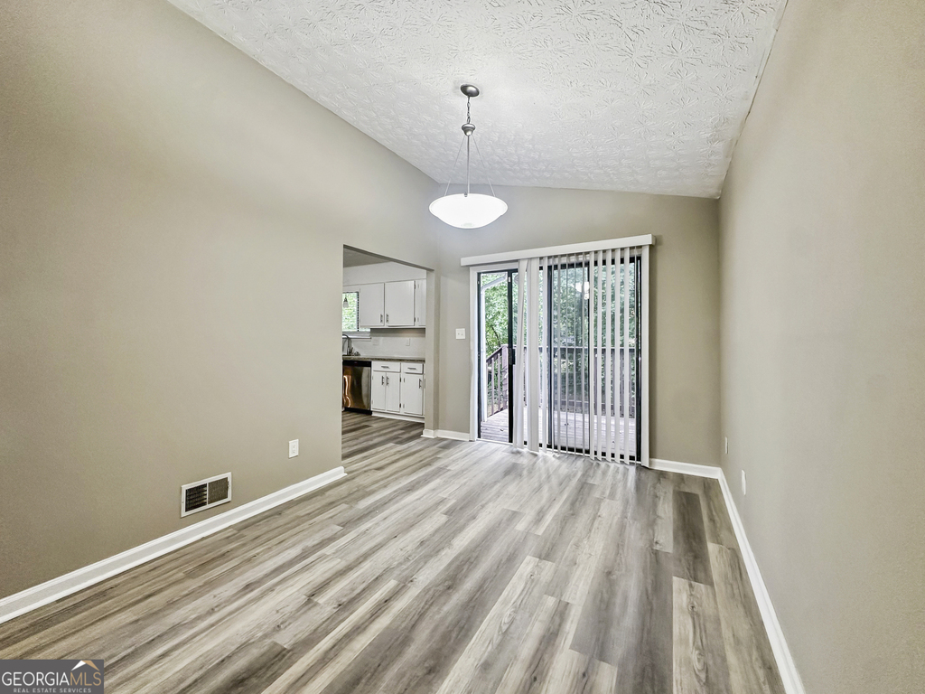 323 Park Ridge Court - Photo 3