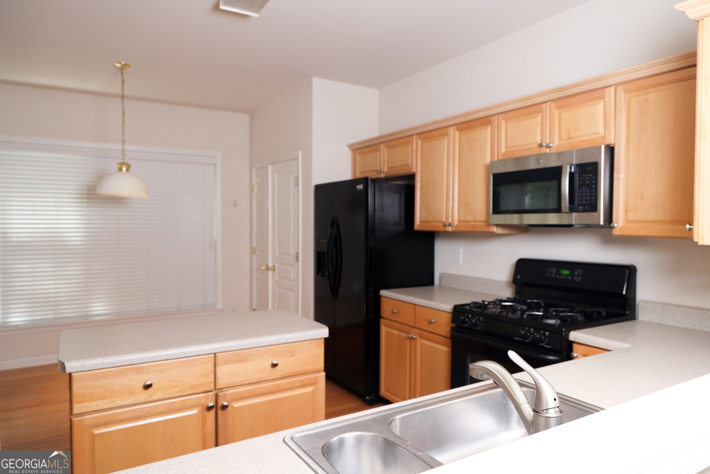 6335 Waveland Drive - Photo 5
