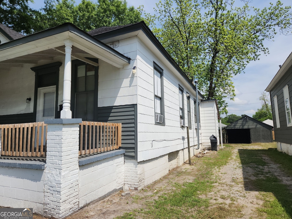 1113 19th Street - Photo 2