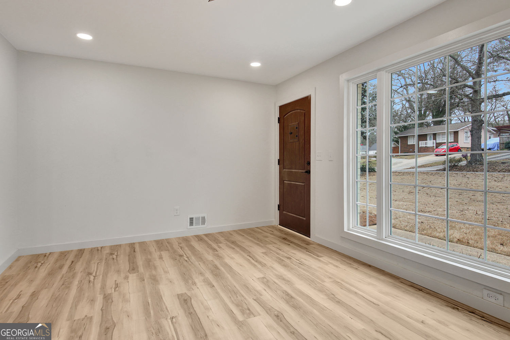 183 Pine Street Ne - Photo 8