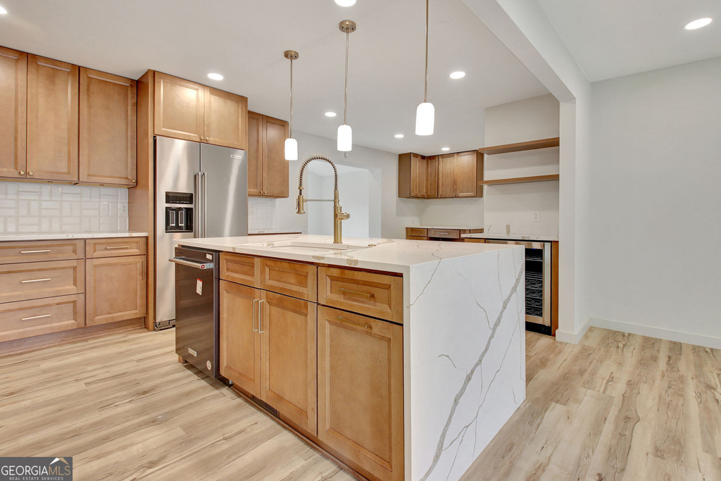 183 Pine Street Ne - Photo 1