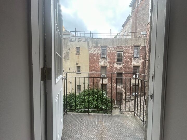  - Photo 5