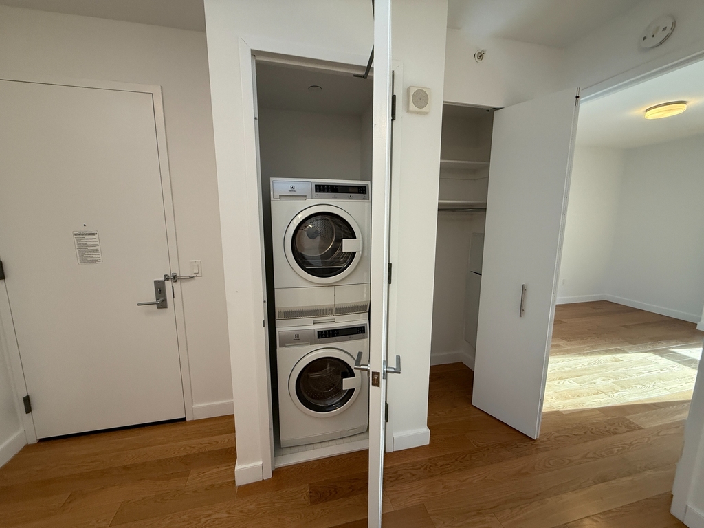 West 57th Street - Photo 10