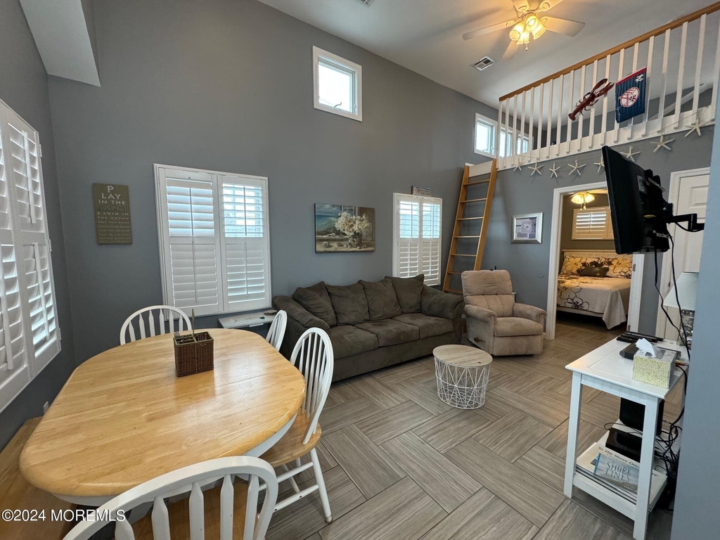 117 W Bayberry Way - Photo 3