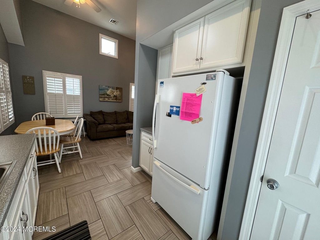117 W Bayberry Way - Photo 2