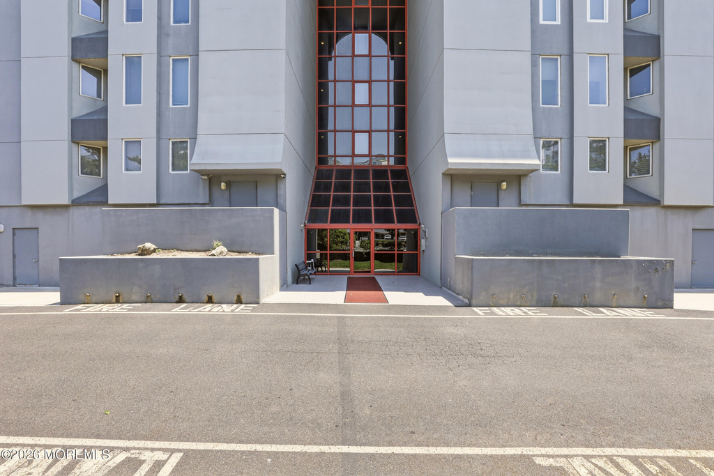 300 Ocean Avenue N - Photo 1