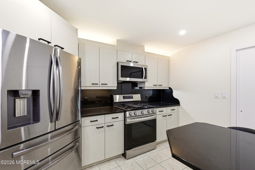 300 Ocean Avenue N - Photo 11