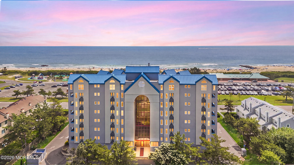 300 Ocean Avenue N - Photo 0