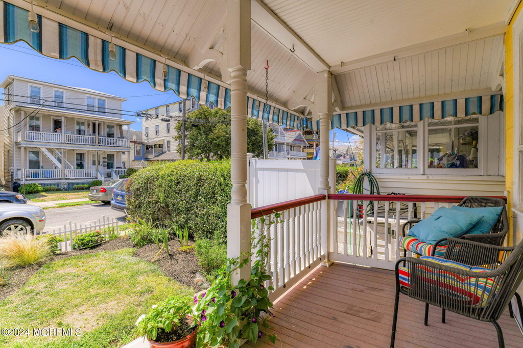 19 Webb Avenue - Photo 2