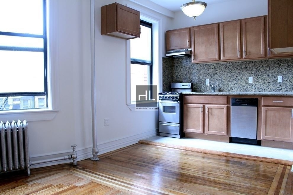 West 51st Street - Photo 0