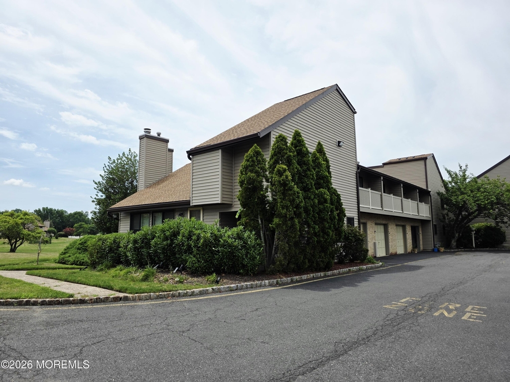 97 Cotswold Circle - Photo 1