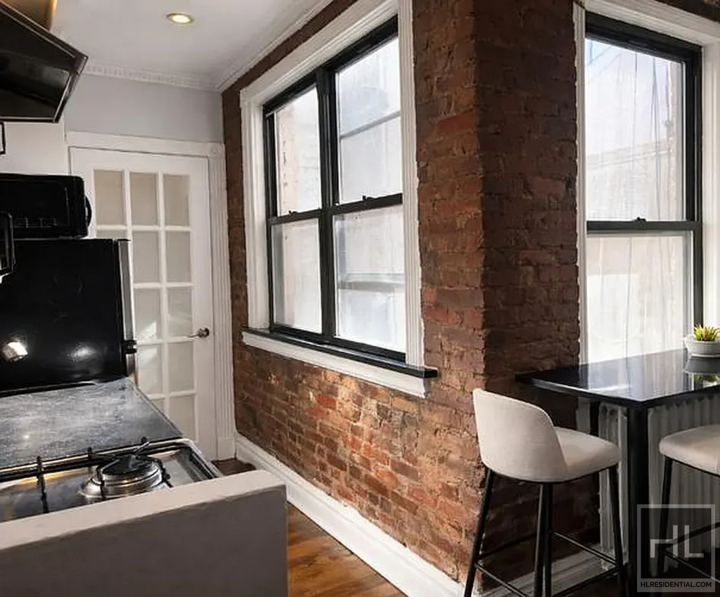 East 13th Street - Photo 4