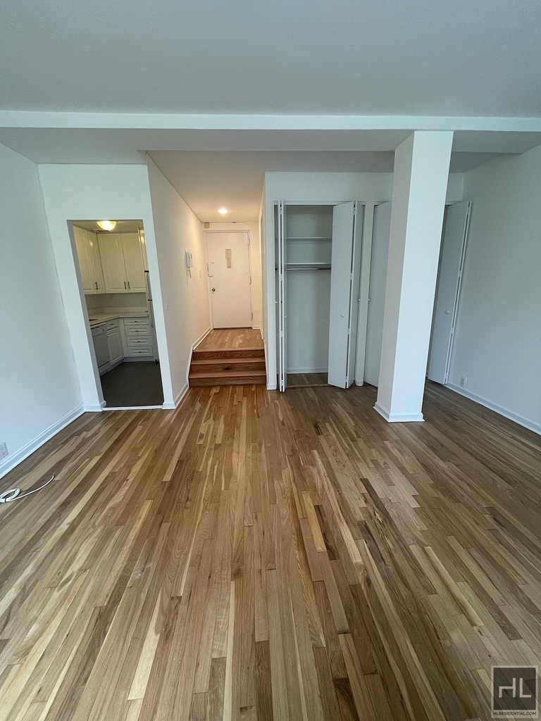East 12th Street - Photo 3