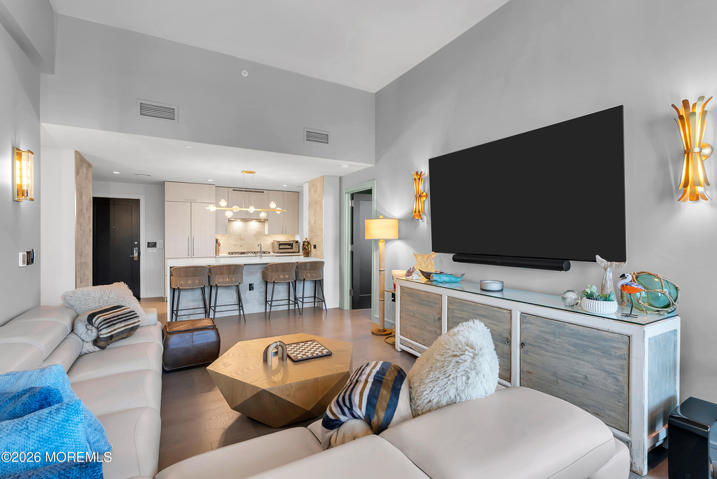 15 Morris Avenue - Photo 0