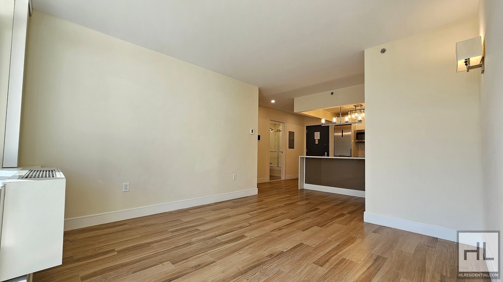 Northern Boulevard - Photo 1