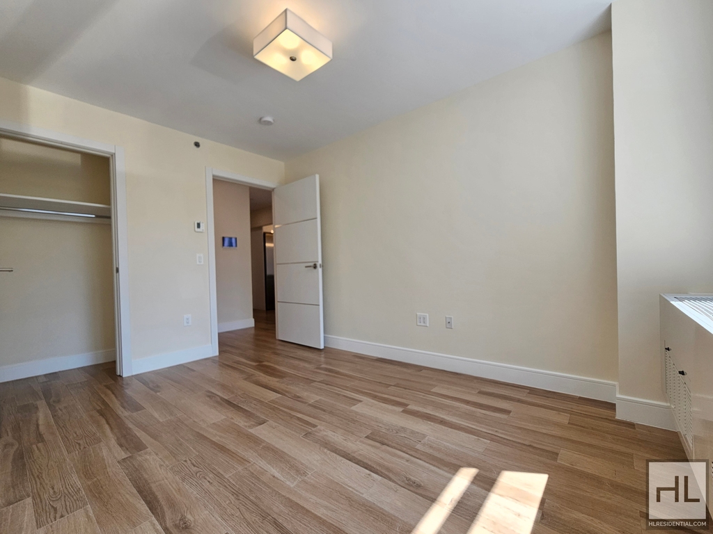 Northern Boulevard - Photo 1