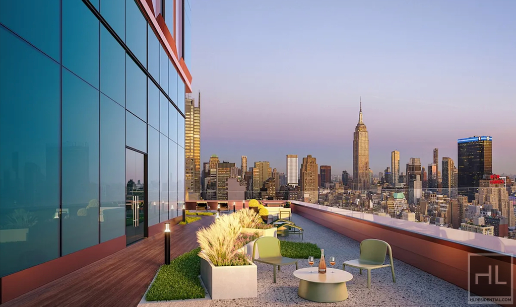 10th Avenue - Photo 7