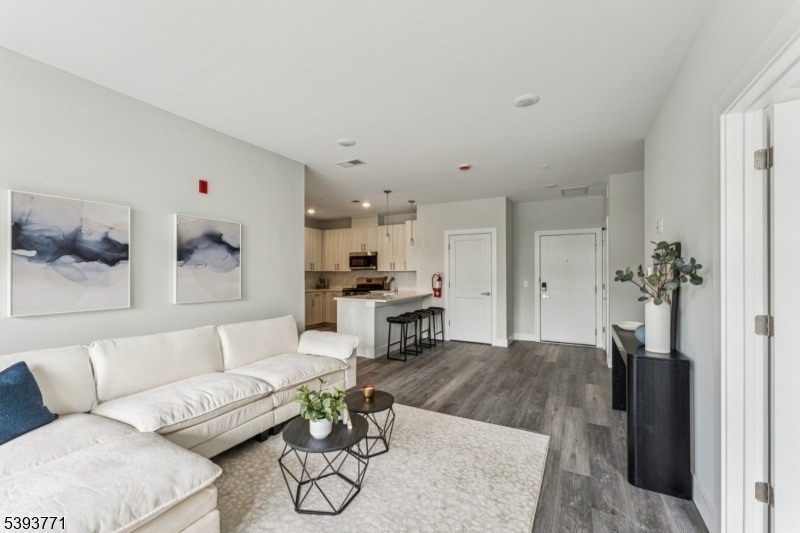 140 W Webster Ave - Photo 6