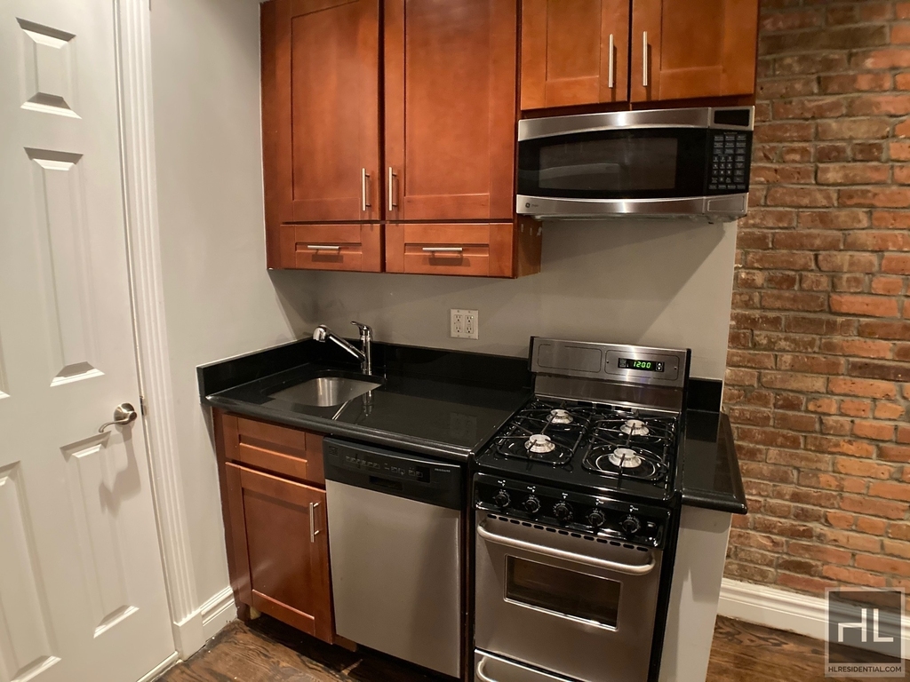 West 53rd Street - Photo 4