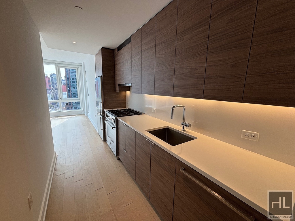 West 38th Street - Photo 1