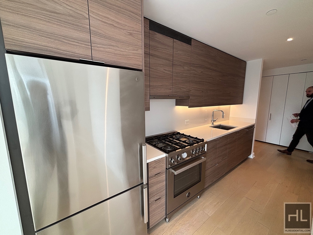 West 38th Street - Photo 2