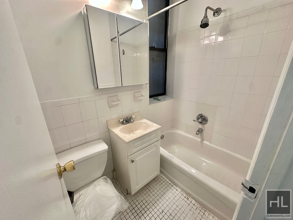 East 38 Street - Photo 1