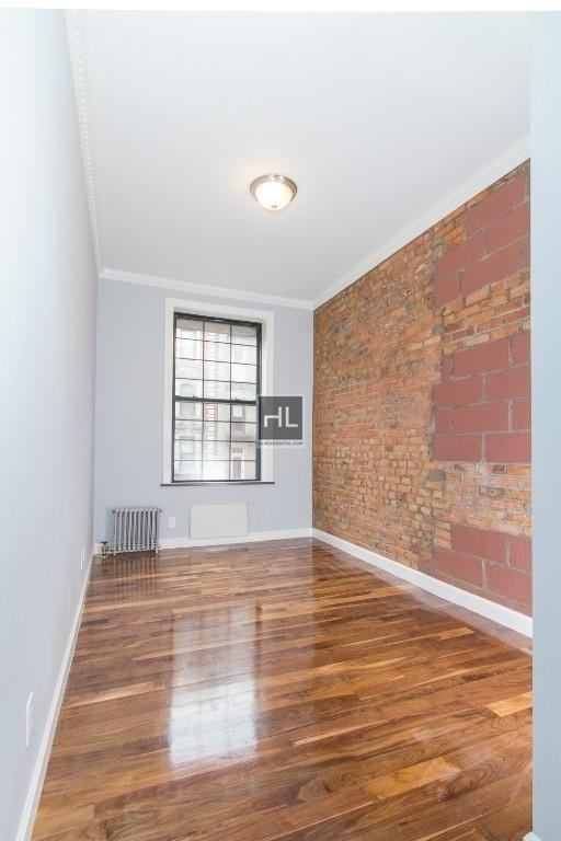 East 11th Street - Photo 10