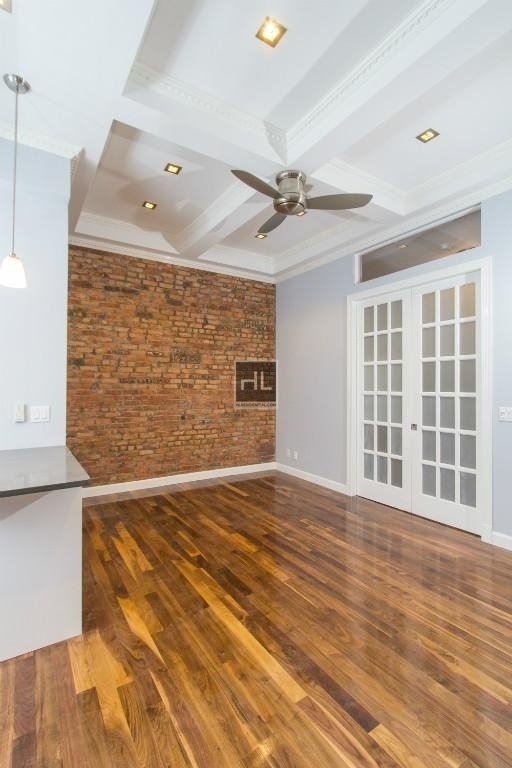 East 11th Street - Photo 9