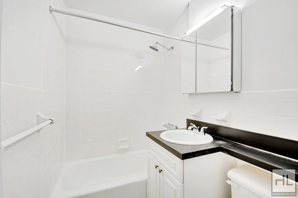 West 49th Street - Photo 3
