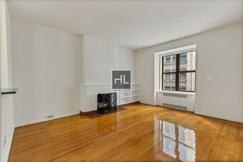 Madison Avenue - Photo 1
