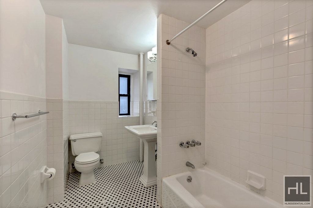 Madison Avenue - Photo 5