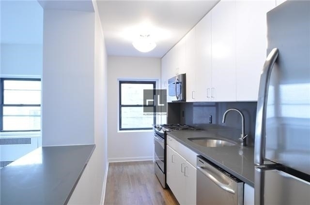 Madison Avenue - Photo 1