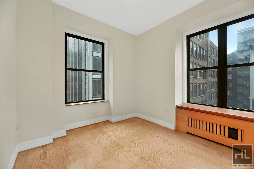 Madison Avenue - Photo 2