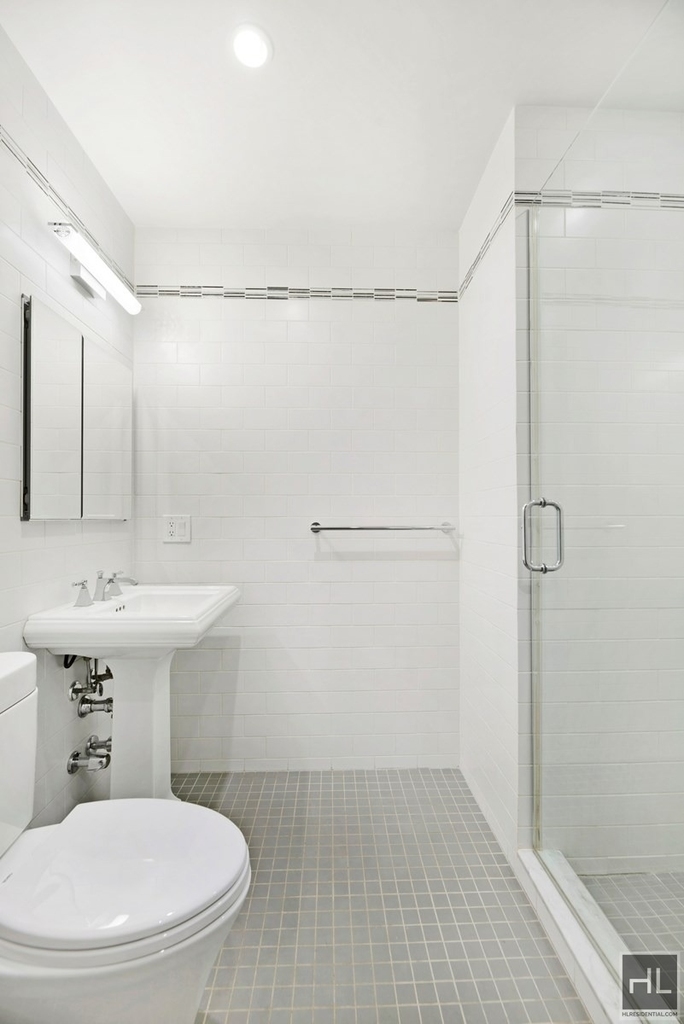 East 70th Street - Photo 5