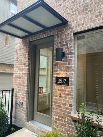 1802 Deacon Hill - Photo 0