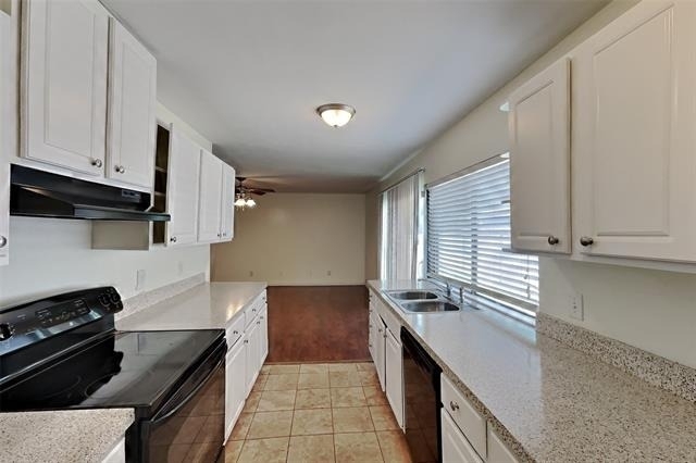 5045 Thompson Drive - Photo 2