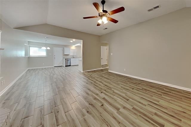709 Stonebrooke Drive - Photo 2